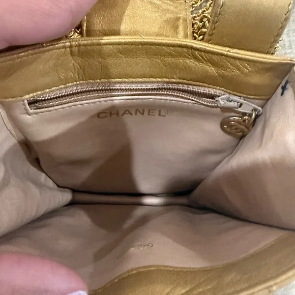 CHANEL Gold Quilted Crossbody Bag with Chain - Picture 3 of 12